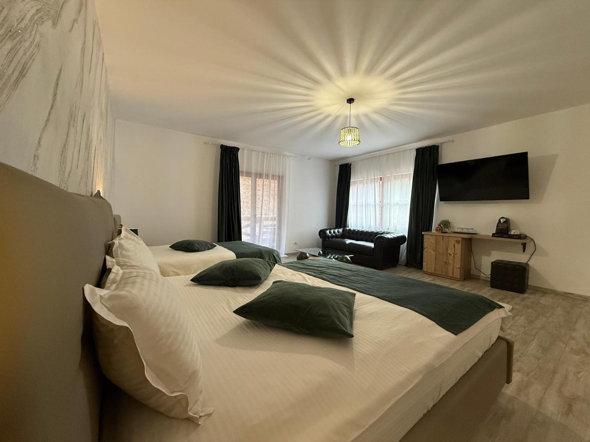 Hotel Conacul Radacinilor à Petroşani Extérieur photo