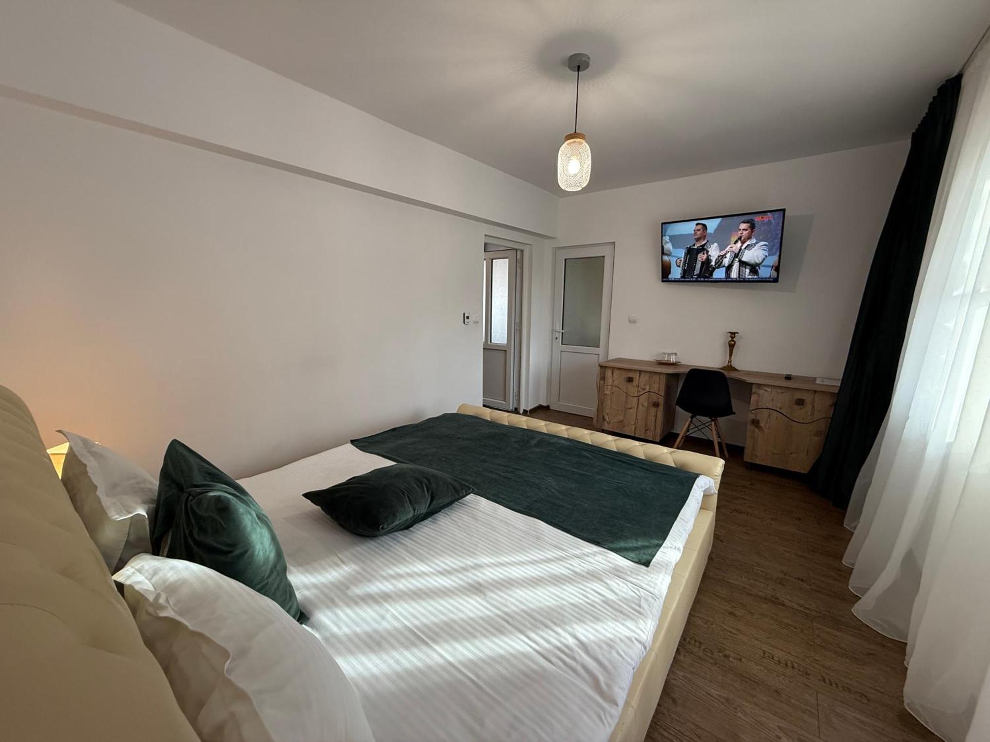 Hotel Conacul Radacinilor à Petroşani Extérieur photo