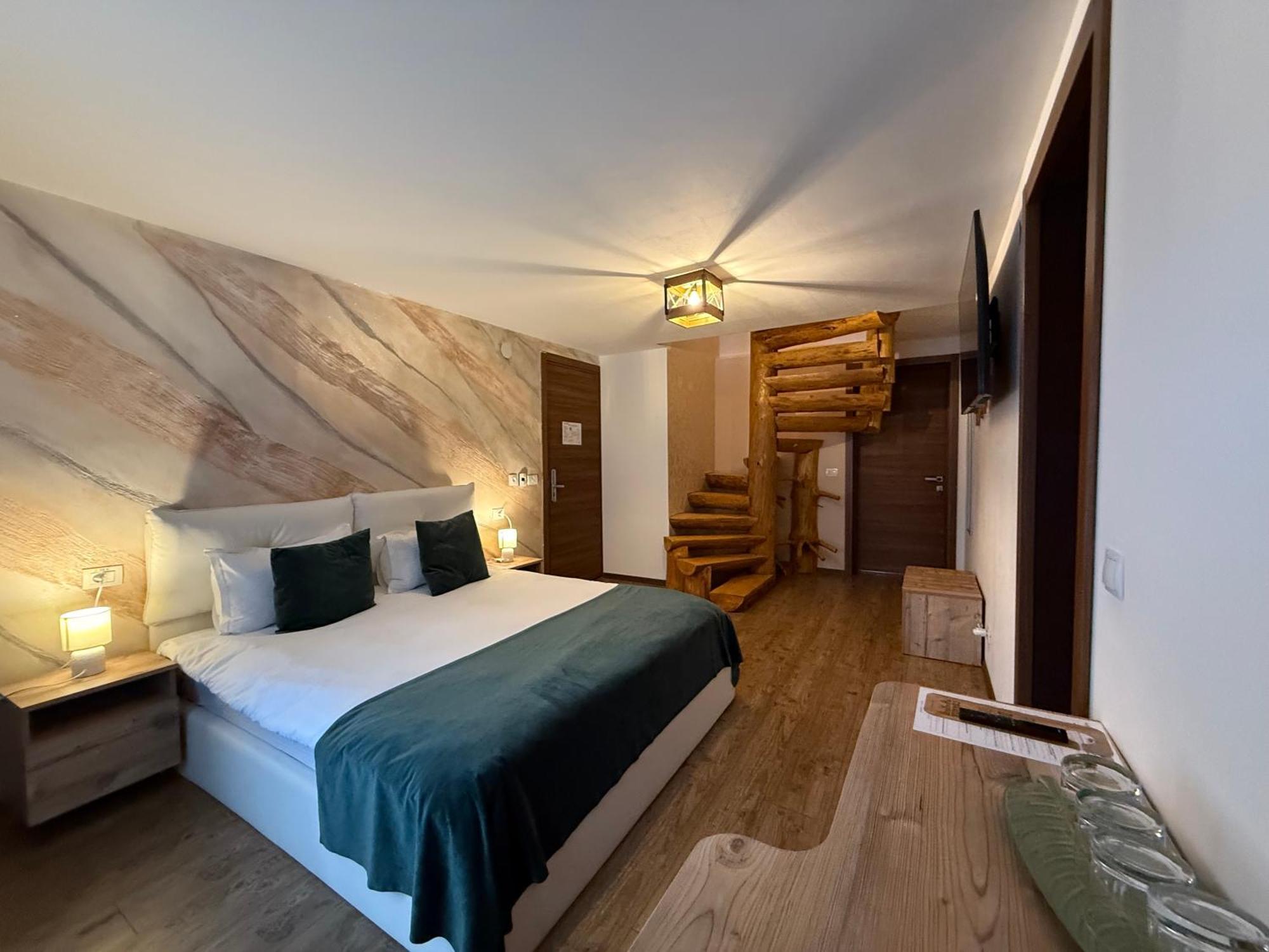 Hotel Conacul Radacinilor à Petroşani Extérieur photo