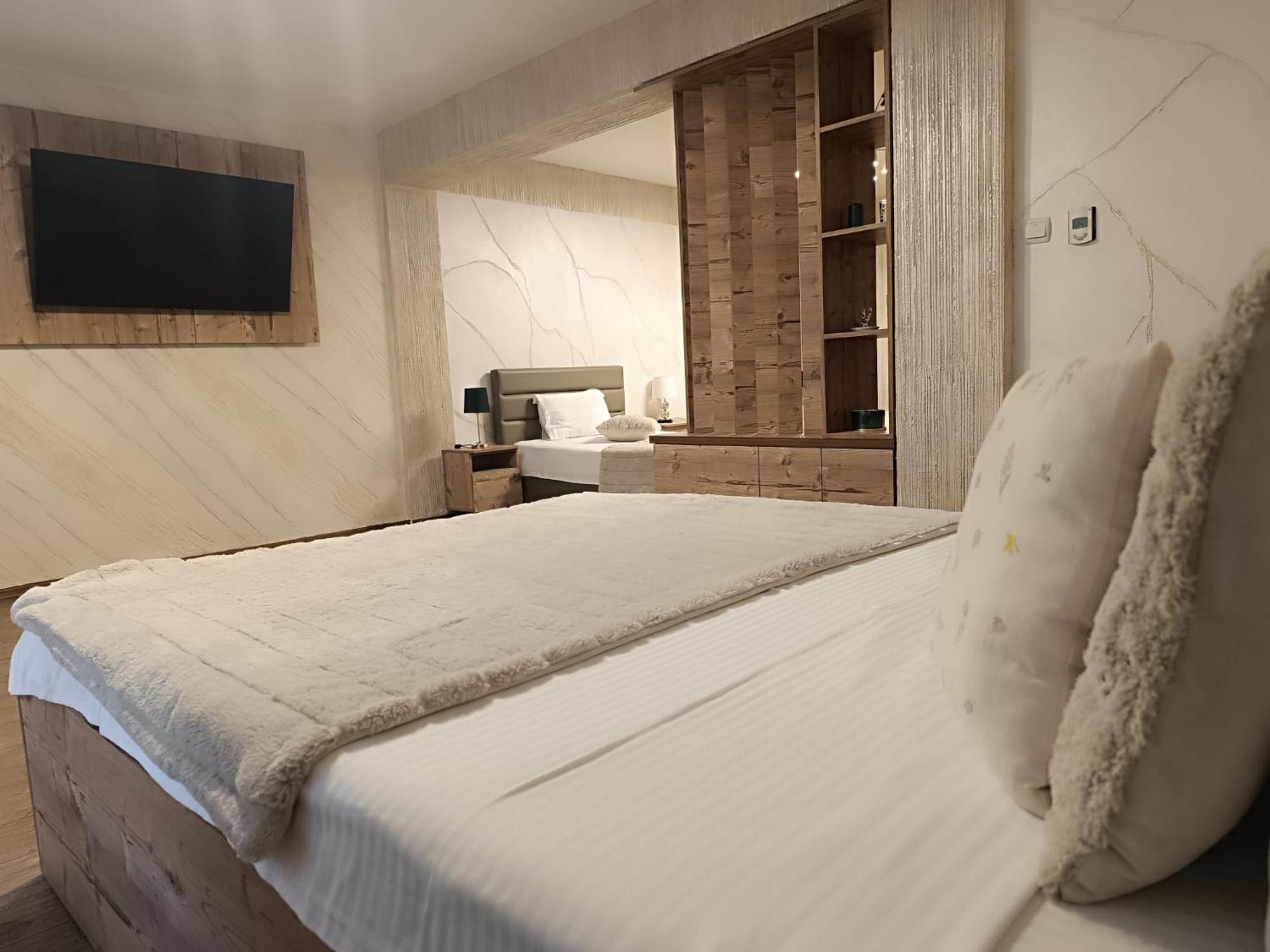 Hotel Conacul Radacinilor à Petroşani Extérieur photo